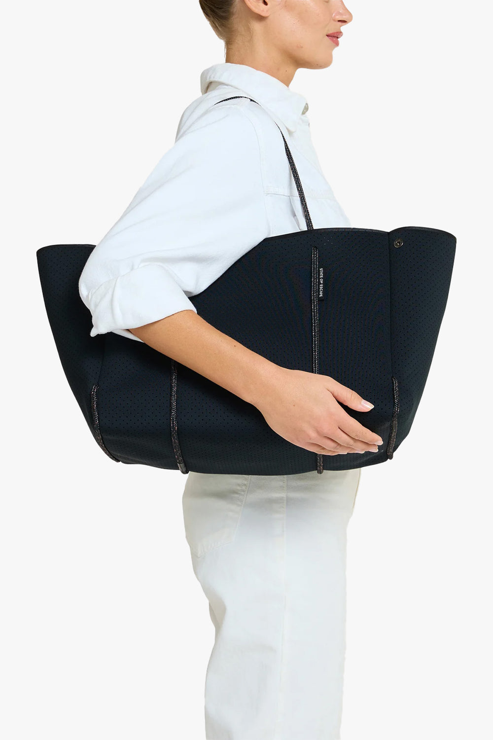 Escape Tote Black/Saddle