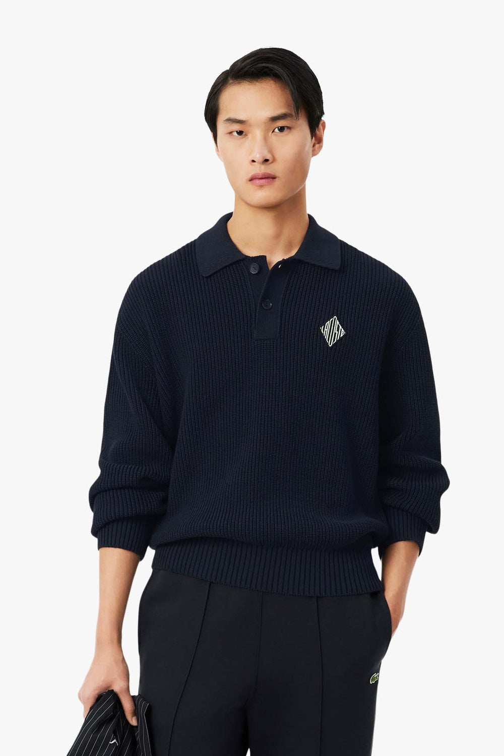 RELAXED FIT RIBBED COTTON BADGE ACCENT POLO  COLLAR SWEATER