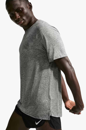 Men's Dri-FIT ADV Short-Sleeve Running Top