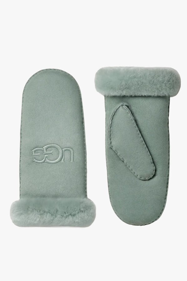 Sheepskin emroider mitten