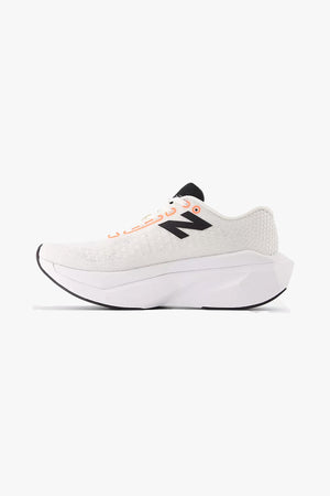 New Balance FuelCell SuperComp Trainer v3