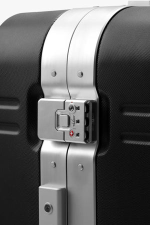 Framework Pro Check-in Luggage Large