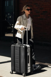 Ramverk Pro Check-in Luggage Medium