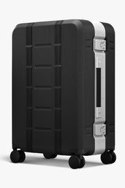 Ramverk Pro Check-in Luggage Medium