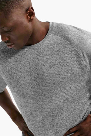 Men's Dri-FIT ADV Short-Sleeve Running Top