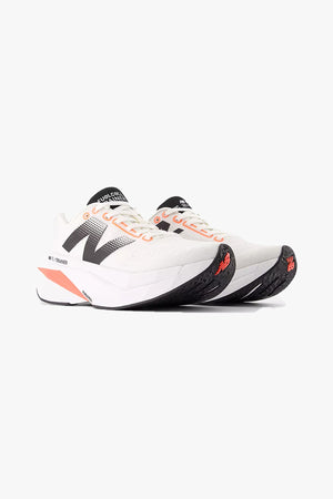 New Balance FuelCell SuperComp Trainer v3
