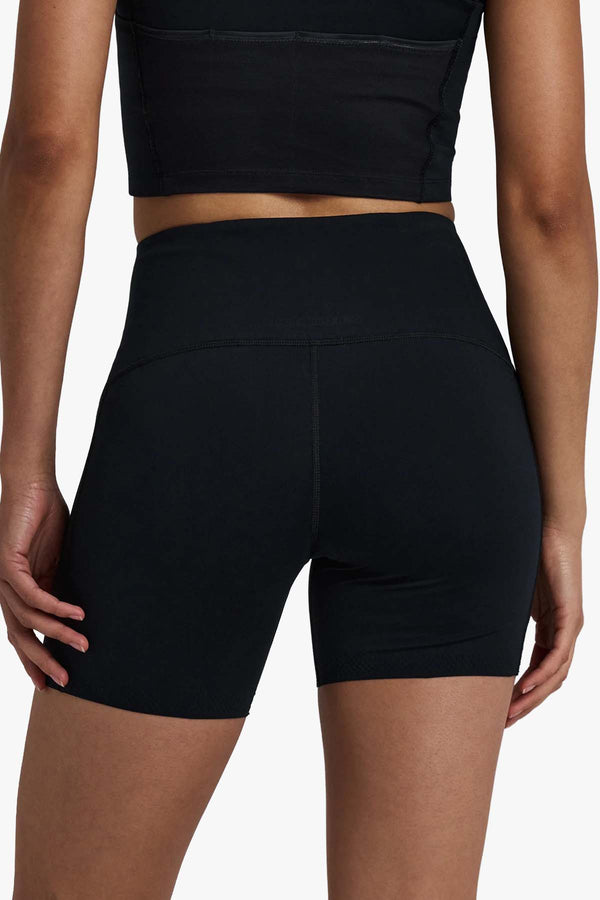 WOMEN'S STAMINA-V™ THRESHOLD 5" HIGH WAIST COMPRESSION SHORTS